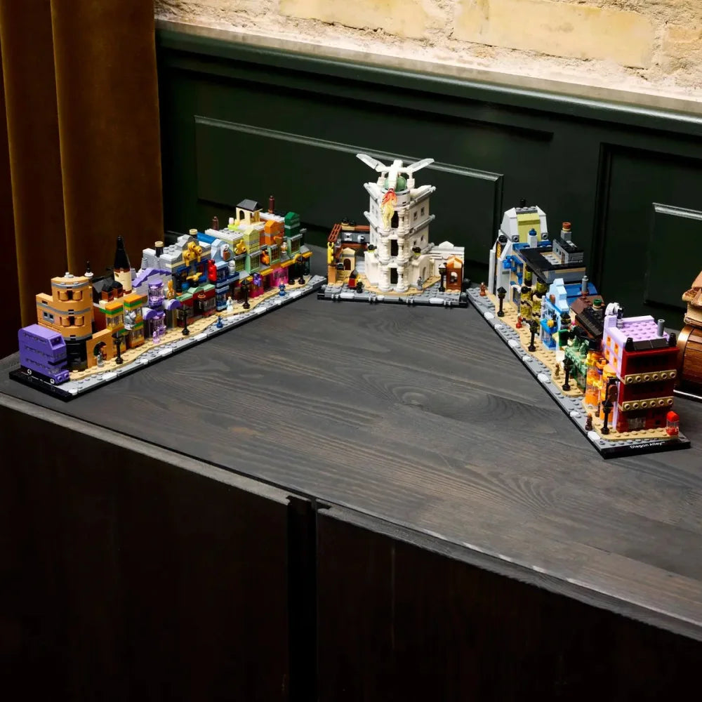 Diagon Alley Wizarding Shops 2750PCS (76444) Building Blocks w/ 12 Figures Diagon Alley Wizarding Shops / 2750 Pieces
