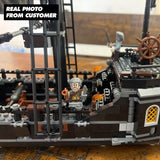 Pirates Of The Caribbean Black Pearl Sailboat Building Blocks w/ 6 Figurines Black Pearl Sailboat Building Blocks