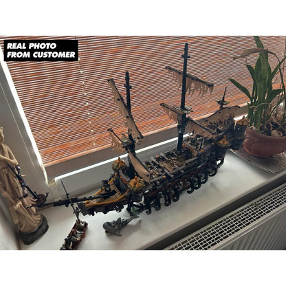 Pirates of the Caribbean The Silent Mary Pirate Ship Building Blocks Toy Bricks Silent Mary / 2294 Pieces Building